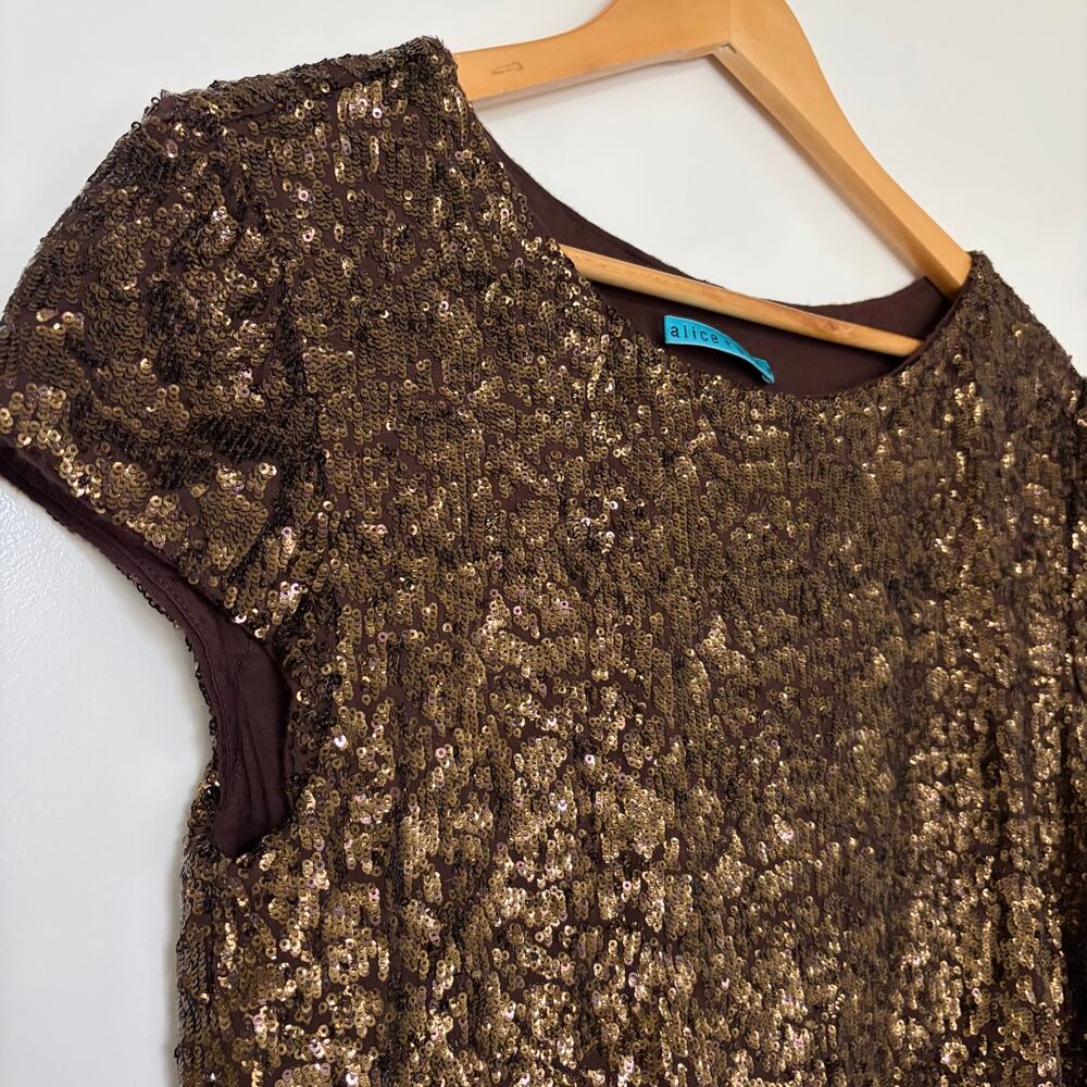 Alice + Olivia Chocolate Brown Sequin Top Short Sleeve Size M Sparkle Party - Picture 2 of 7